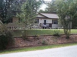 Convenient to Hwy 124 in Lithonia, GA