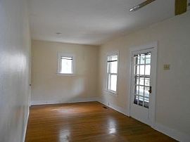 Adorable Hawthorne One Bedroom Home!! in Portland, OR (Photo 2 of 5)