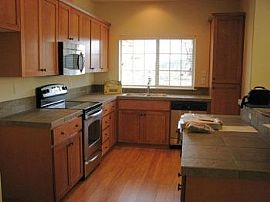 Beautiful Newer Townhouse Near Streets O in Aloha, OR (Photo 4 of 5)