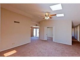 3 Bed, 1821 Sqft, $1,025 in Peoria, AZ (Photo 2 of 5)
