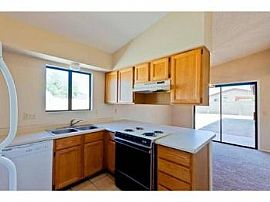 3 Bed, 1821 Sqft, $1,025 in Peoria, AZ (Photo 4 of 5)