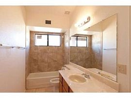 3 Bed, 1821 Sqft, $1,025 in Peoria, AZ (Photo 5 of 5)