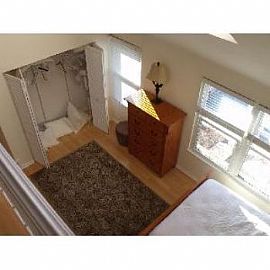 4br 2 5ba Townhome with Waterview in Baltimore, MD (Photo 3 of 5)