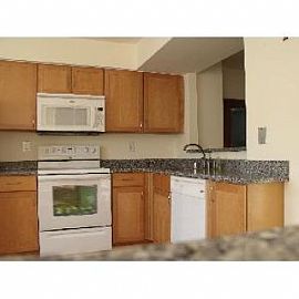 4br 2 5ba Townhome with Waterview in Baltimore, MD (Photo 5 of 5)