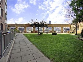 2 Bd/2 Bath 24-Hr Concierge, Rooftop Gar in Astoria, NY (Photo 5 of 5)