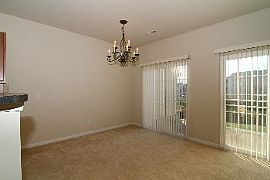 2 Br Town House W/1-Car Garage in Mallar in Charlotte, NC (Photo 3 of 5)