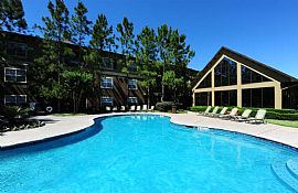 2 Bd/2 Bath Kitchen Island! Lagoon Style in Houston, TX (Photo 4 of 5)