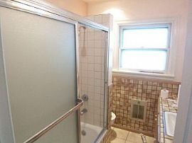 Single Family Home in Seattle in Seattle, WA (Photo 5 of 5)