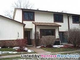 Stunning Townhouse in a Great Location! in Columbia Heights, MN