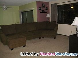 Stunning Townhouse in a Great Location! in Columbia Heights, MN (Photo 3 of 5)