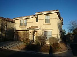 Gorgeous 4-Bedroom 2.5 Bath Home in Ray in Gilbert, AZ