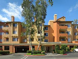 2 Bd/1 Bath Located in The Highly Ranked in San Diego, CA (Photo 2 of 5)