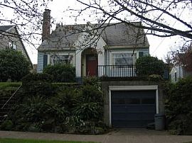 4 Bedroom in The Desirable Irvington Nei in Portland, OR