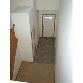 Spacious 2 Bedroom Loft with Ss Applianc in Columbia Heights, MN (Photo 2 of 5)