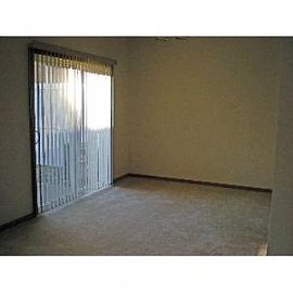 Spacious 2 Bedroom Loft with Ss Applianc in Columbia Heights, MN (Photo 4 of 5)