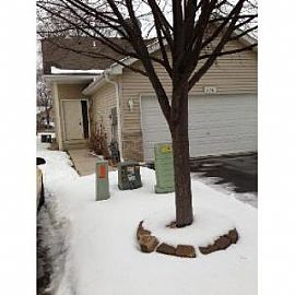 Charming 2 Bedroom/2 Bath Townhome! in Coon Rapids, MN