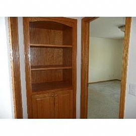 Charming 2 Bedroom/2 Bath Townhome! in Coon Rapids, MN (Photo 4 of 5)