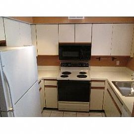 Great Location 2bd/1 5ba Condo in Orlando, FL (Photo 5 of 5)