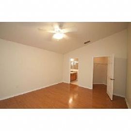 Brilliant 3bd/2ba Renovated Home in Gree in Champions Gate, FL (Photo 4 of 5)