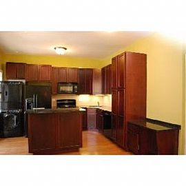 Gorgeous 2 Br 1 Ba Condo with Heat, Deck And in Chicago, IL (Photo 5 of 5)