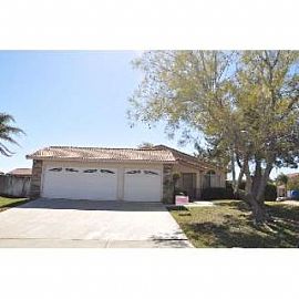 Great Family Home in Relaxing Community in Rialto, CA (Photo 2 of 5)