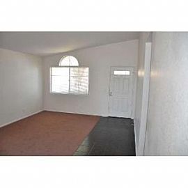 Great Family Home in Relaxing Community in Rialto, CA (Photo 3 of 5)