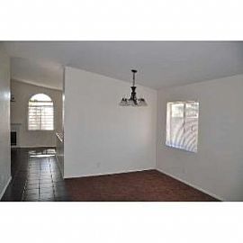 Great Family Home in Relaxing Community in Rialto, CA (Photo 4 of 5)