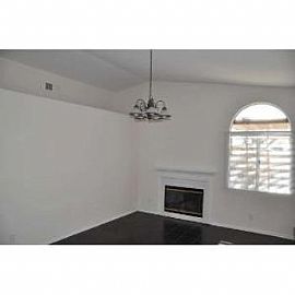 Great Family Home in Relaxing Community in Rialto, CA (Photo 5 of 5)