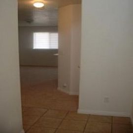 Newer Town Home Off Ammon Rd in Beachs Corner, ID (Photo 4 of 5)