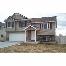 Newer Home Fully Finished in Beachs Corner, ID