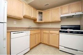 2 Bd/1 Bath Fitness Center, Pool, Fully in Silver Spring, MD (Photo 2 of 5)