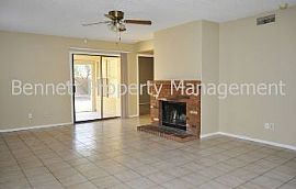 Single Family Rental Home in Peoria in Peoria, AZ (Photo 2 of 5)