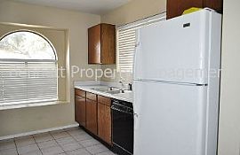 Single Family Rental Home in Peoria in Peoria, AZ (Photo 4 of 5)