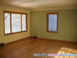 Clean 3br/2br Single Family Home in Maplewood, MN (Photo 3 of 5)