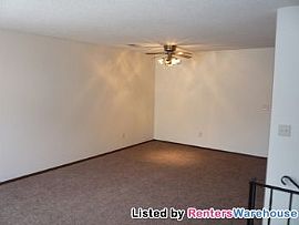 Immaculate 2 Bedroom Upper, End Unit Tow in Brooklyn Park, MN (Photo 5 of 5)