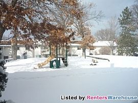 Huge 2 Bed 3 Bath Townhome W/full Baseme in Fridley, MN (Photo 3 of 5)