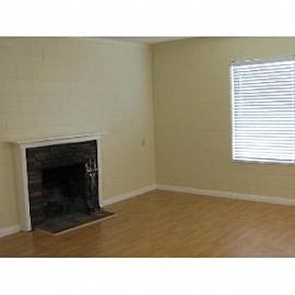 2 Bed/1 Bath Home with Huge Garage!! in Salt Lake City, UT (Photo 3 of 5)