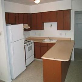 Spacious 4 Bedroom in a Quiet Neighborho in Murray, UT (Photo 2 of 5)