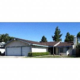 3-Bedroom House in Lake Elsinore For Lea in Lake Elsinore, CA