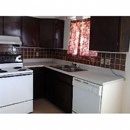 Great Eastside Duplex in Rincon, AZ (Photo 2 of 3)