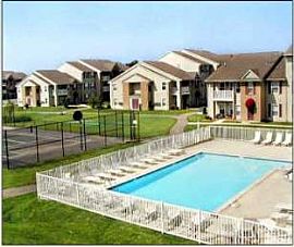 2bed/2bath in Southgate, Pool,Near Shops in Southgate, MI (Photo 4 of 5)