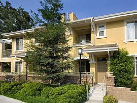 2 Bd/2 Bath Washer/ Dryers, Walk-In Clos in Agoura, CA (Photo 3 of 5)