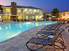 2 Bd/2 Bath Washer/ Dryers, Walk-In Clos in Agoura, CA (Photo 5 of 5)