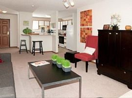 2 Bd/2 Bath Professionally Decorated Int in Medicine Lake, MN (Photo 3 of 5)