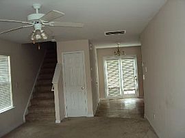 3 Bed, 2.5 Bath House Minutes From I-77 in Charlotte, NC (Photo 2 of 4)