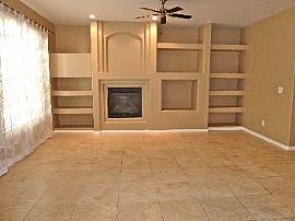 Beautiful 2b/2.5b +loft Townhouse in N S in Scottsdale, AZ (Photo 2 of 5)