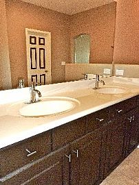 Beautiful 2b/2.5b +loft Townhouse in N S in Scottsdale, AZ (Photo 5 of 5)