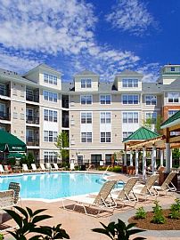 2 Bd/1 Bath All of The Excitement of N Y in Lyndhurst, NJ