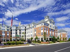 2 Bd/1 Bath All of The Excitement of N Y in Lyndhurst, NJ (Photo 2 of 5)