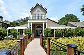 2 Bd/1 Bath Jogging Trail W/fitness Stat in Mount Pleasant, SC (Photo 2 of 5)